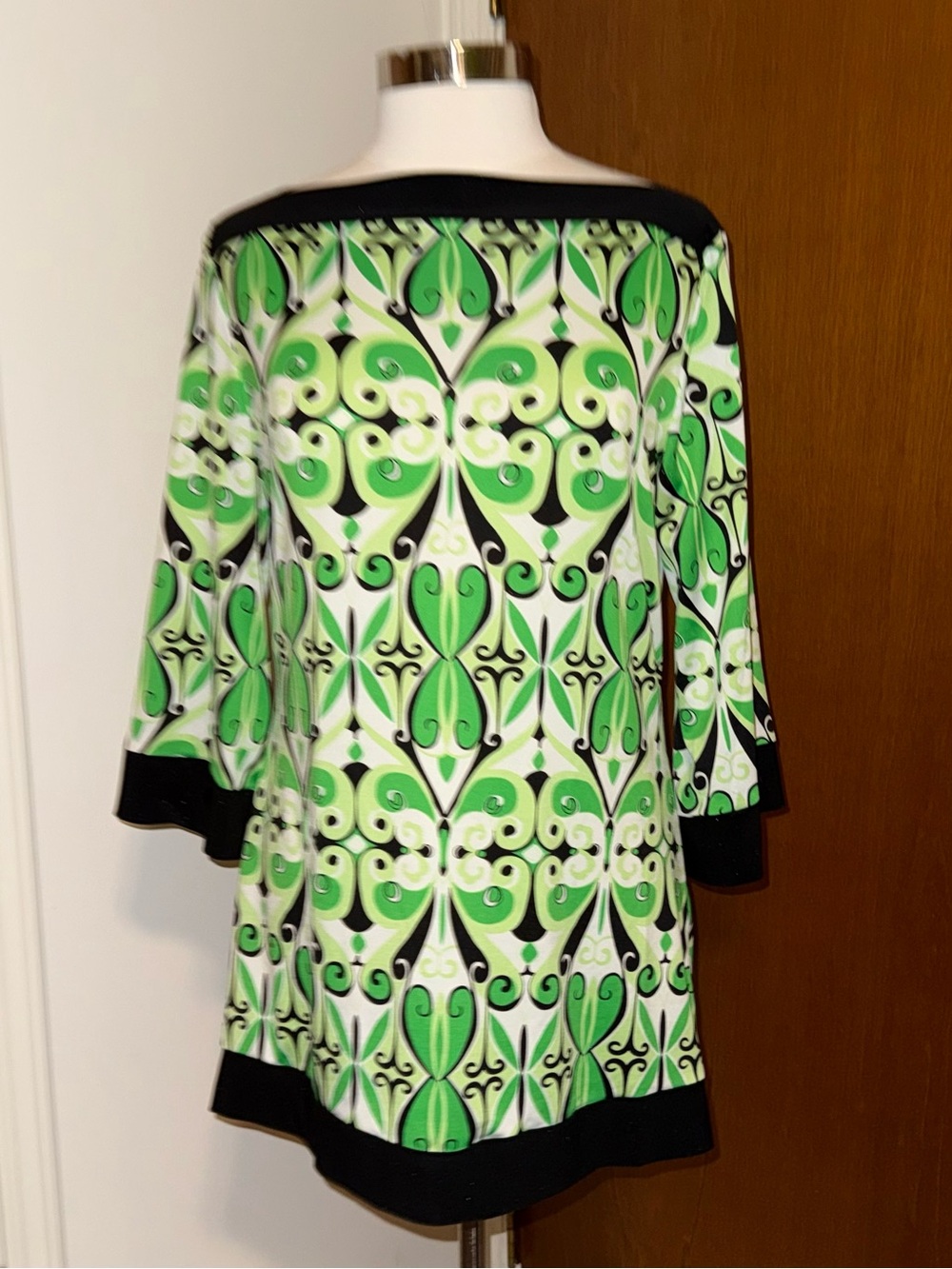 🐠 new directions Green and Black Patterned Midi Dress